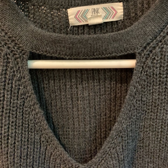 Two sweaters - Picture 3 of 6